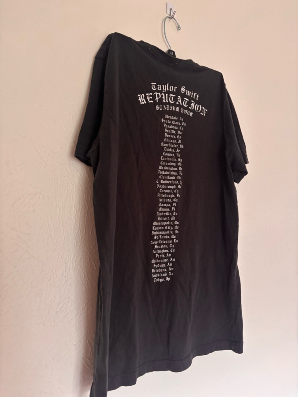 Taylor‎ Swift Reputation Official Tshirt - Picture 3 of 3